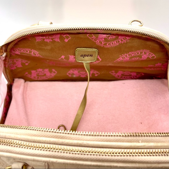 SOLD OUT Juicy Couture Pet Carrier - Picture 14 of 14